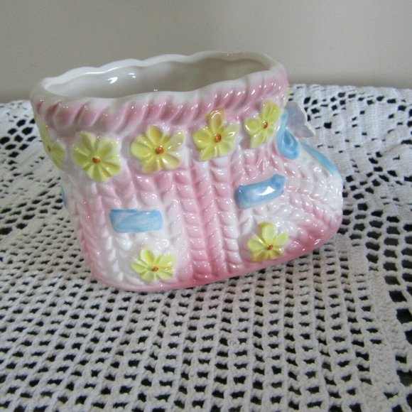 Vintage Baby Ceramic Ornament flower arrangement container - Picture 7 of 12